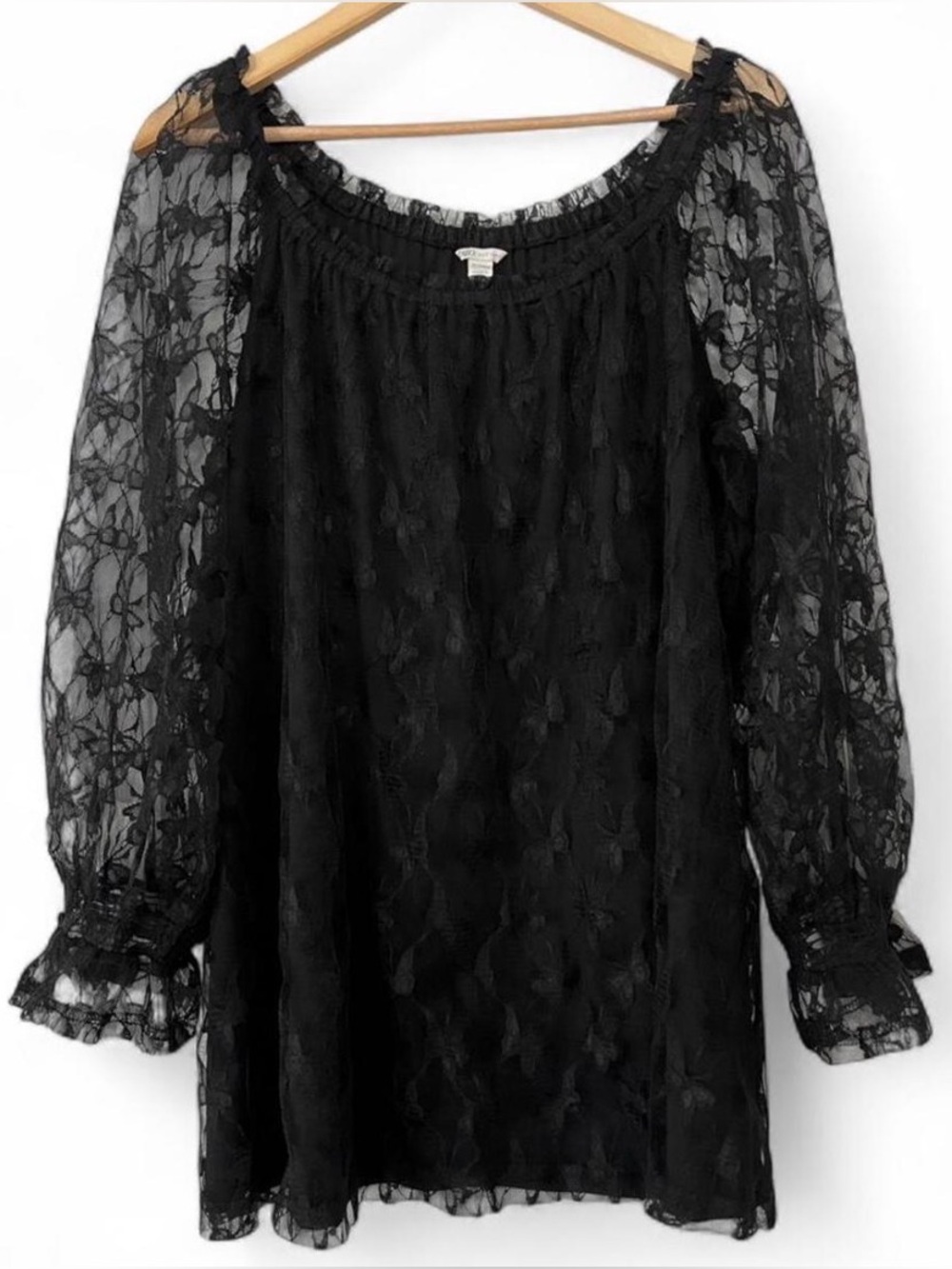 Cato Plus Size 22/24 Black Lace Blouse with Long Sleeves and Ruffled Cuff